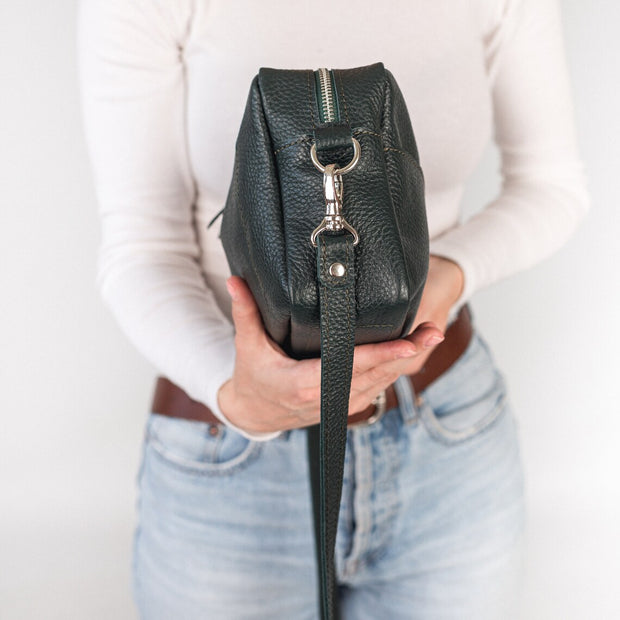 Genuine Pebbeld Leather Crossbody Bag for Everyday Use | Handmade Leather Crossbody Purse with Zipper | Personalization Leather Shoulder Bag
