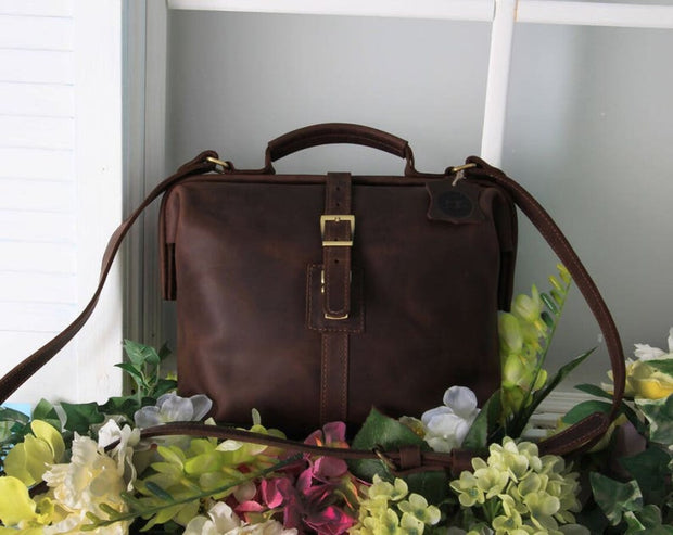 Handmade Leather Top Handle Purse: Stylish and Functional with Adjustable Shoulder Strap