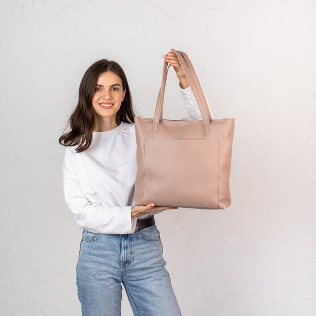 Leather Tote with Minimalist Design | Chic Leather Tote Bag for Women - Stylish and Versatile Handcrafted Purse with Classic Design