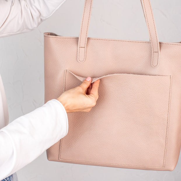 Leather Tote with Minimalist Design | Chic Leather Tote Bag for Women - Stylish and Versatile Handcrafted Purse with Classic Design
