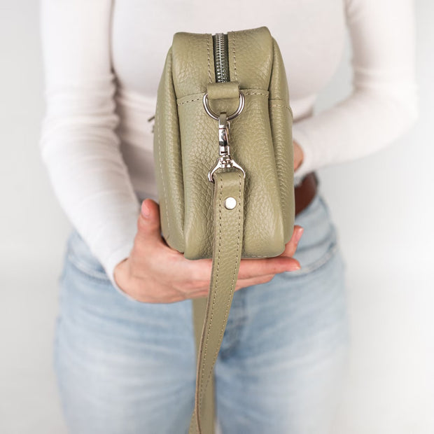 Genuine Pebbeld Leather Crossbody Bag for Everyday Use | Handmade Leather Crossbody Purse with Zipper | Personalization Leather Shoulder Bag